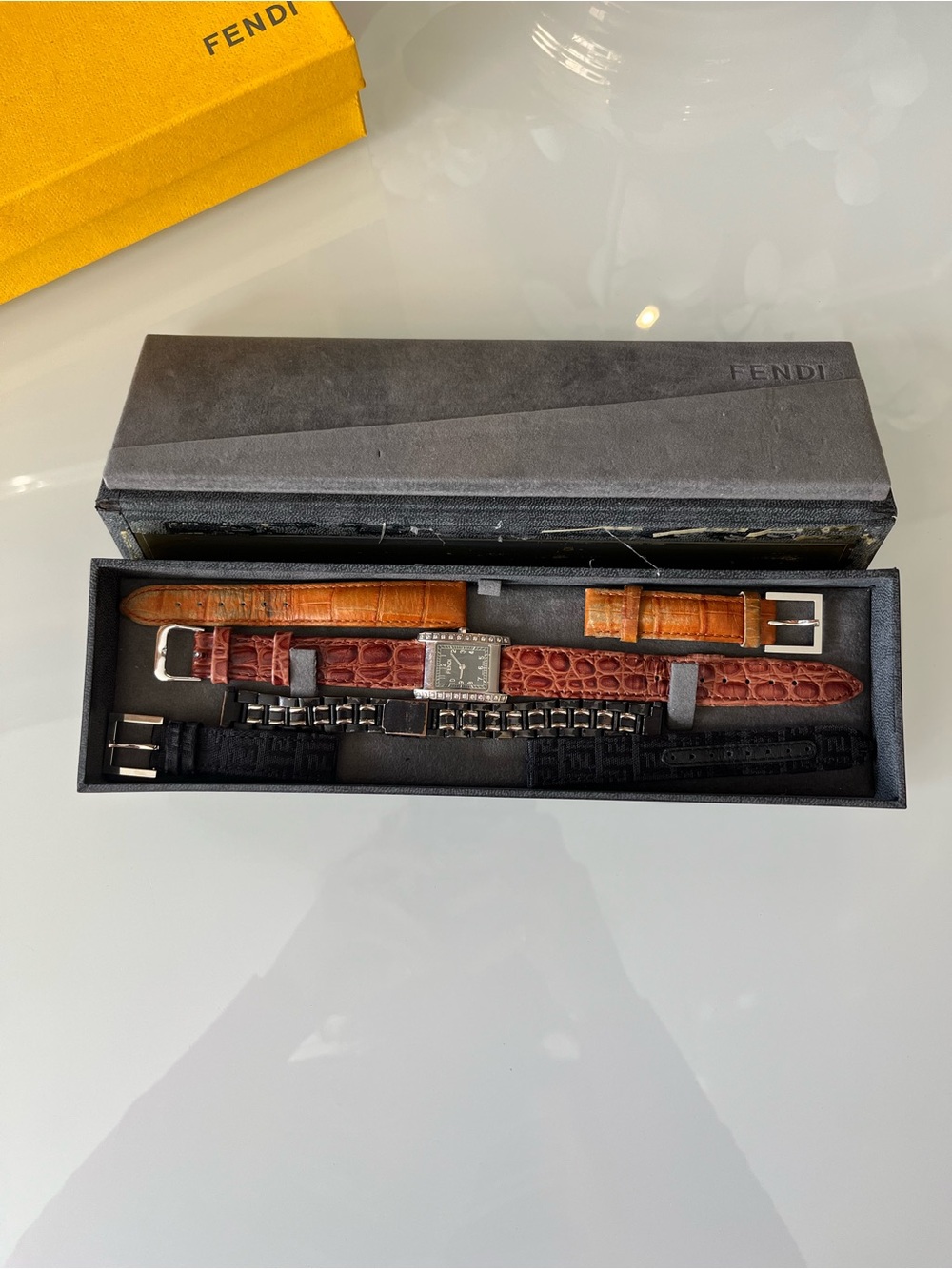 Vintage Fendi Watch Set with interchangeable Straps - Picture 3 of 16